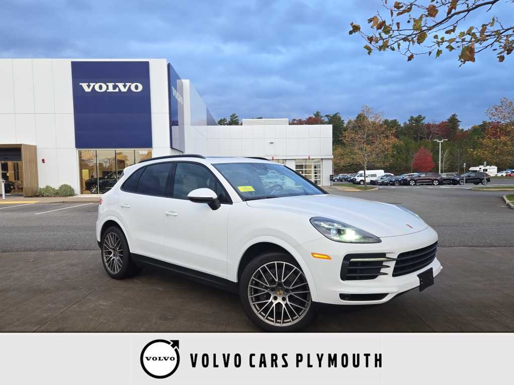 2022 Porsche Cayenne Platinum Edition's photo