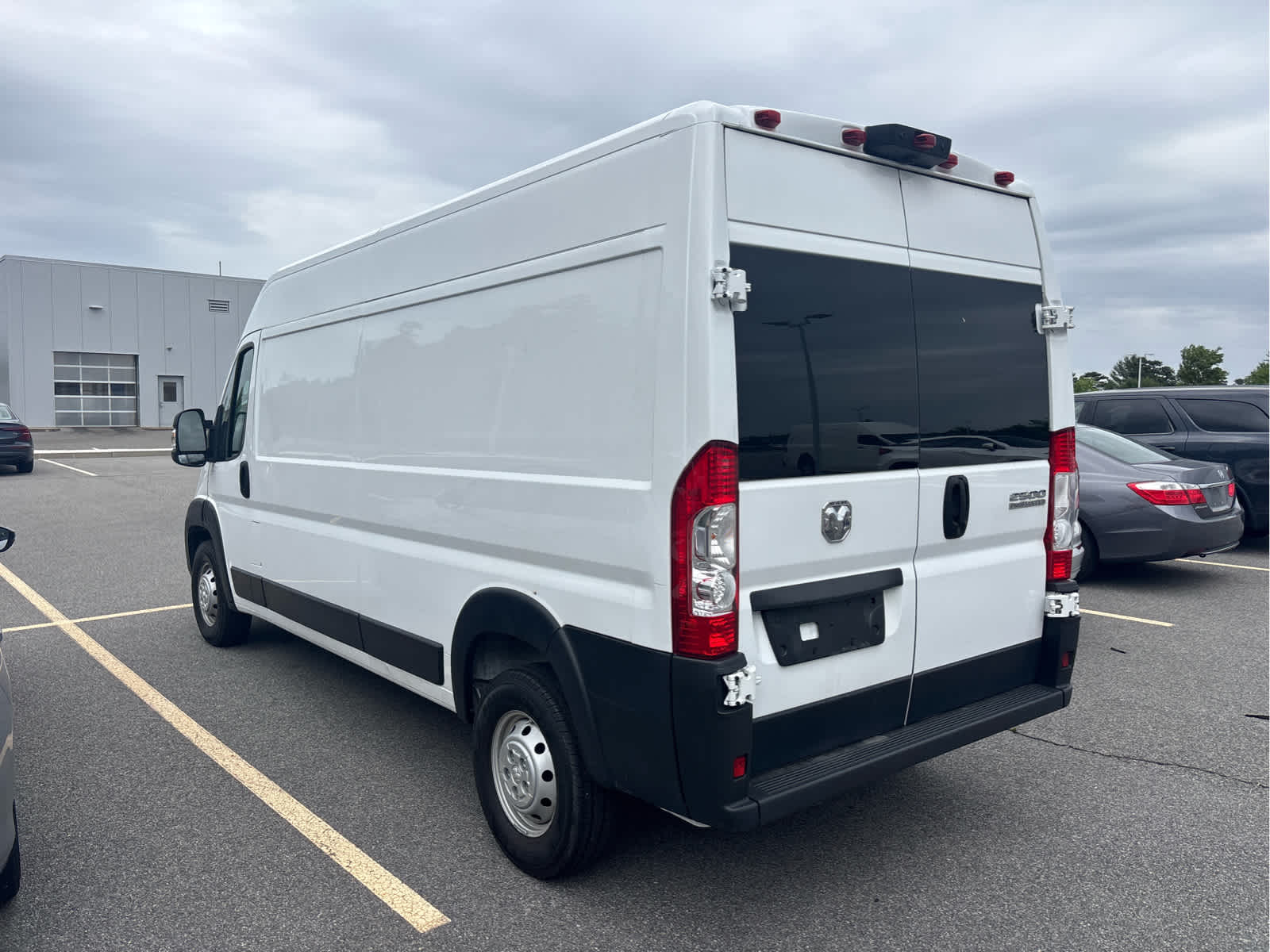 2023 Ram ProMaster 2500 Cargo Van photo 3