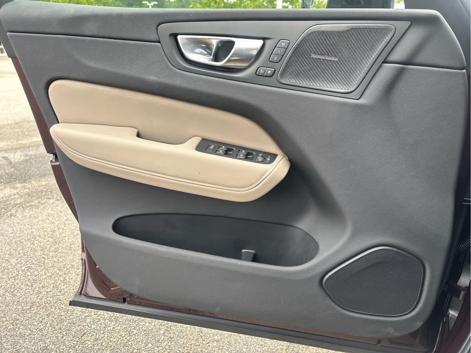 2026 Volvo XC60 Plus - Photo 37