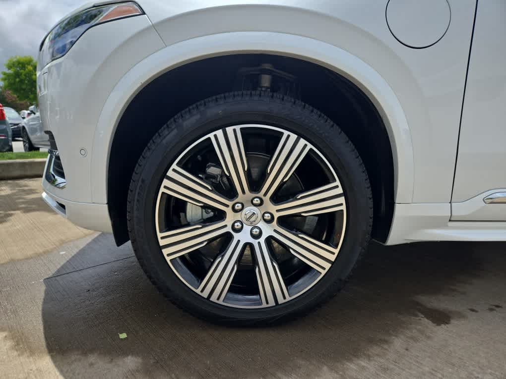 2025 Volvo XC90 T8 photo 4