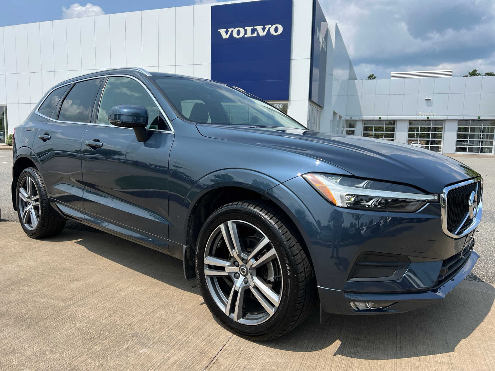 Used 2021 Volvo XC60 Momentum with VIN YV4102RK5M1881358 for sale in Plymouth, MA