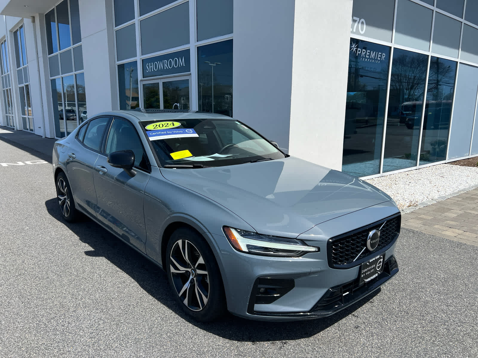 Used 2024 Volvo S60 Core with VIN 7JRL12FK0RG321332 for sale in Plymouth, MA