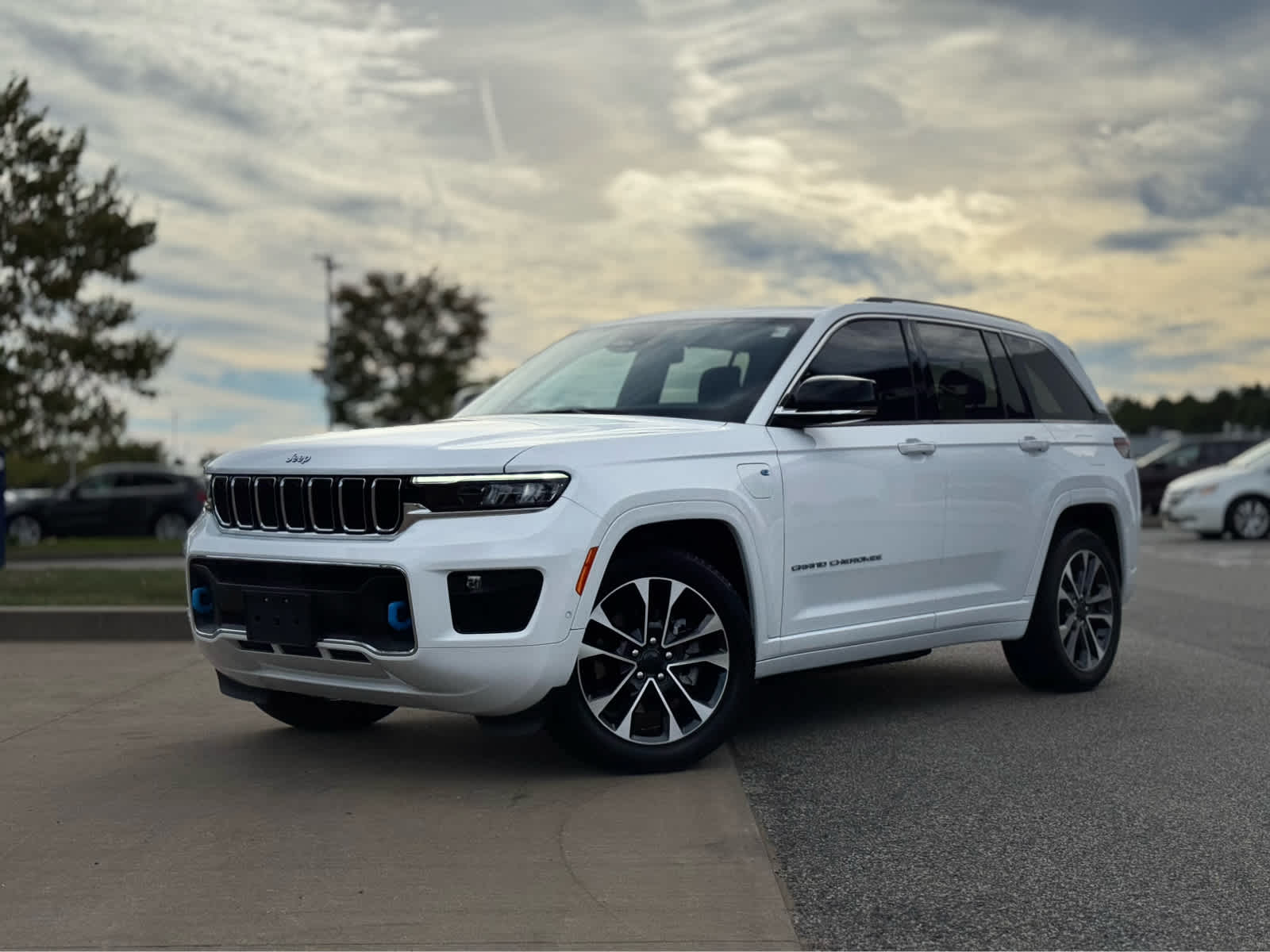 2023 Jeep Cherokee Overland 4xe photo 3