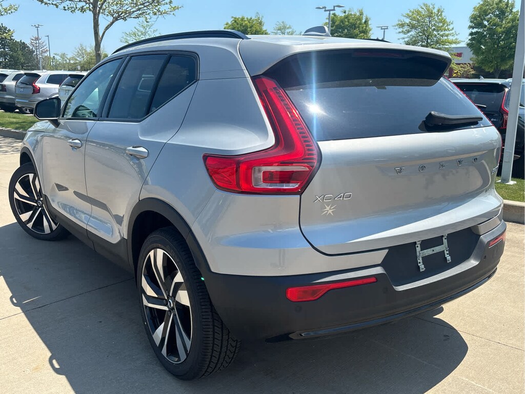 Used 2023 Volvo XC40 B5 AWD Plus Dark SUV