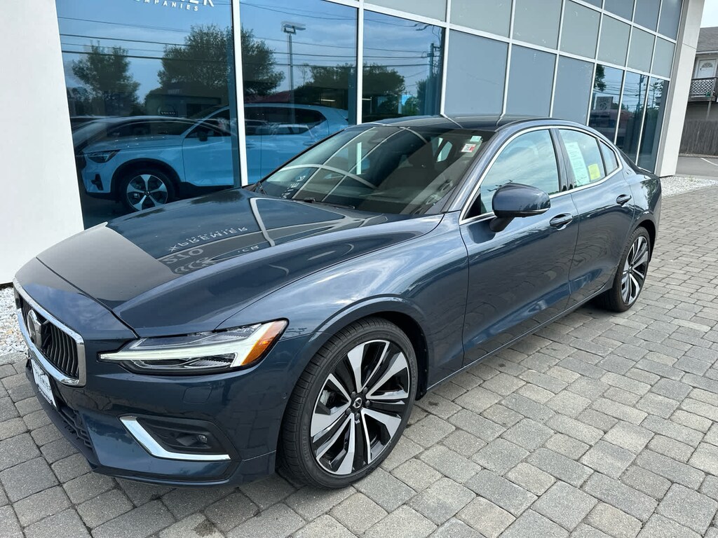Used 2023 Volvo S60 B5 FWD Ultimate Bright Sedan