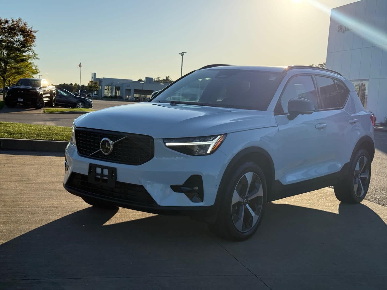 2025 Volvo XC40 Plus photo 3