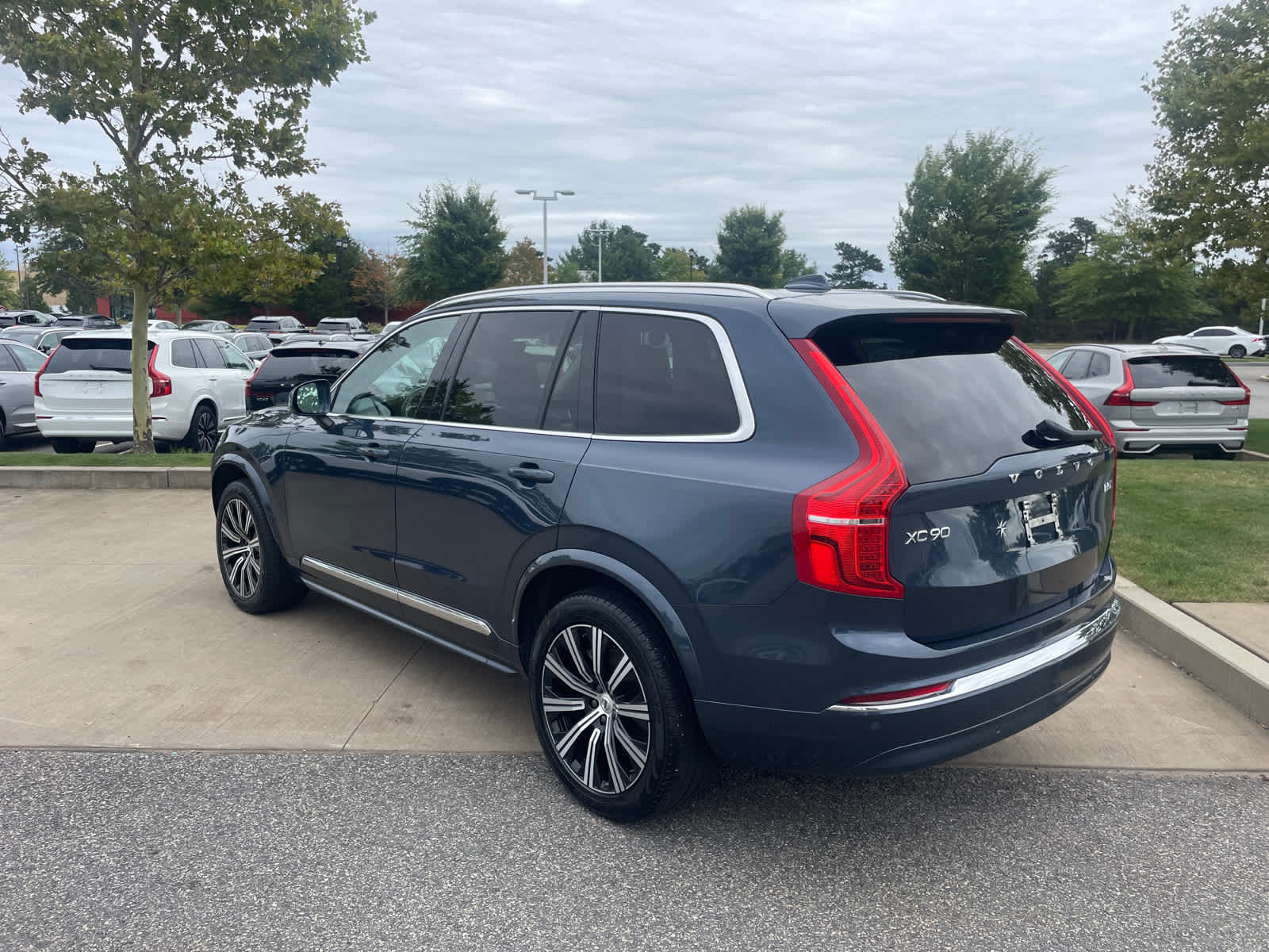 2024 Volvo XC90 B5 Core photo 3