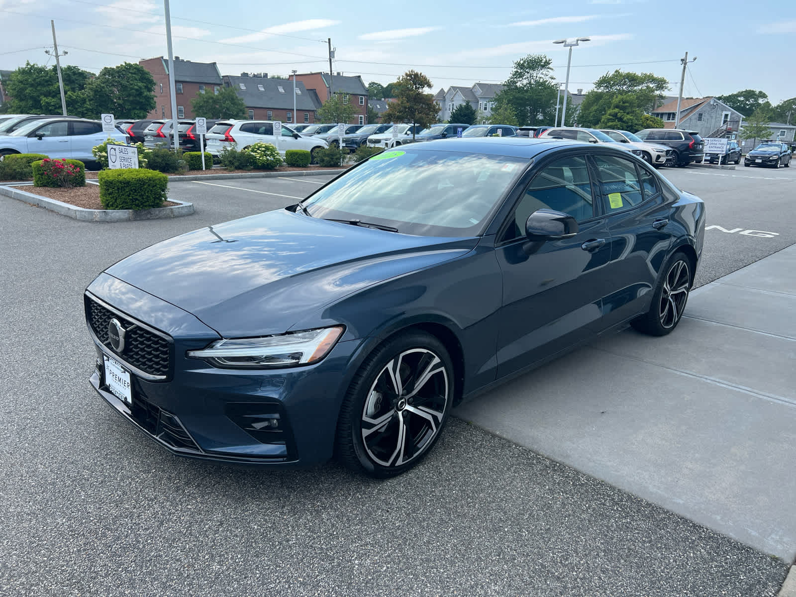 2025 Volvo S60 B5 Core photo 4