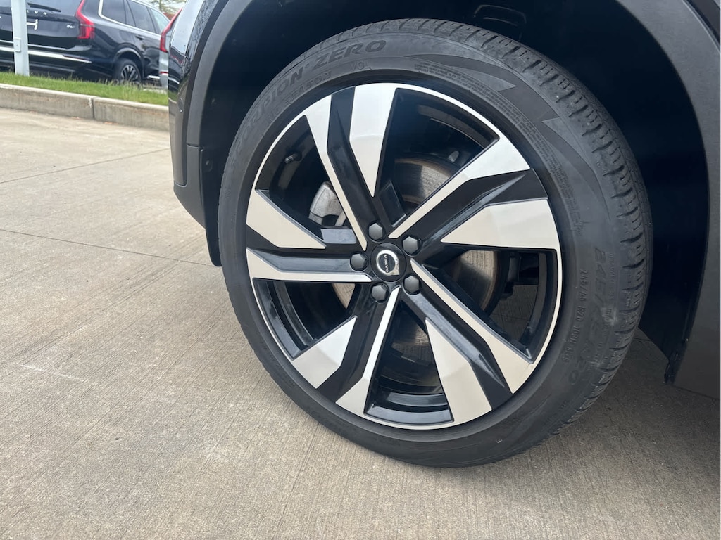 Used 2023 Volvo XC40 B5 AWD Plus Dark SUV