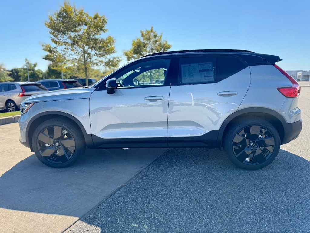 New 2026 Volvo XC40 B5 Ultra Black Edition SUV