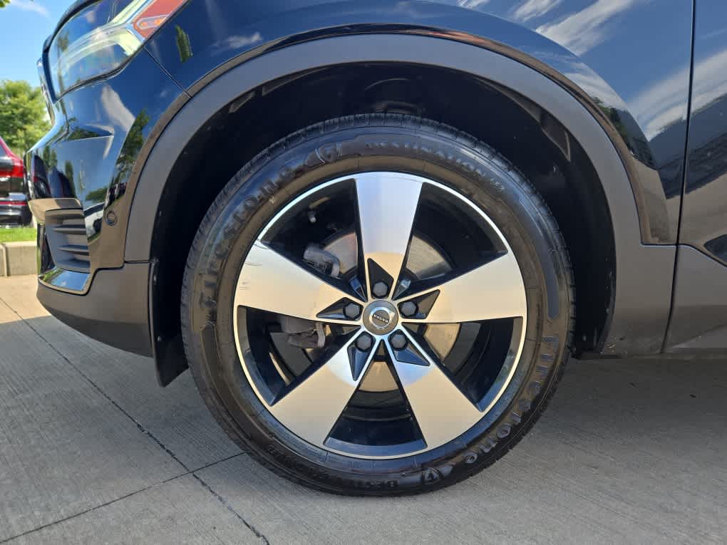2019 Volvo XC40 T5 photo 4
