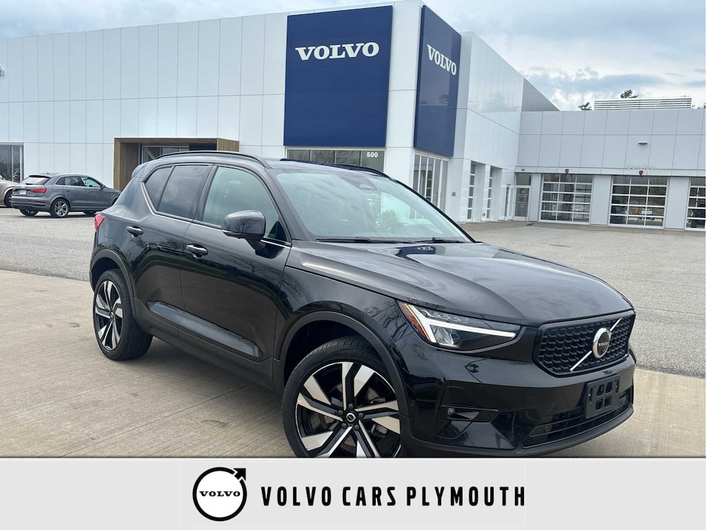 Used 2023 Volvo XC40 B5 AWD Plus Dark SUV
