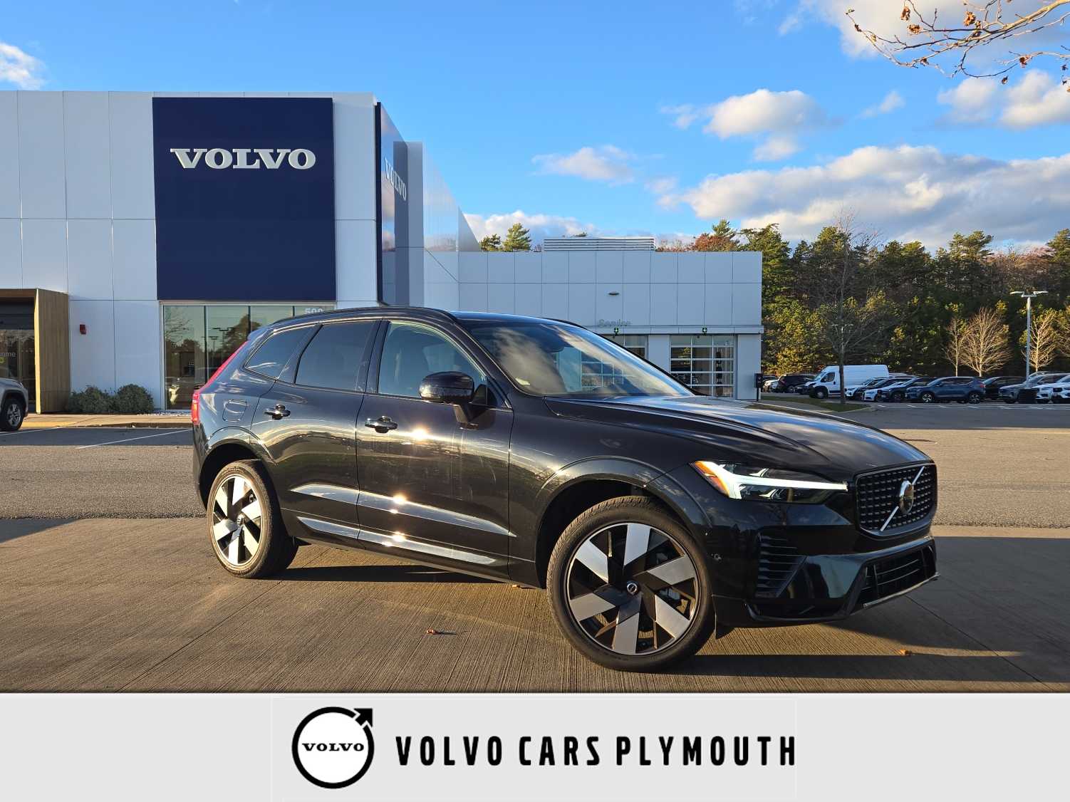 2025 Volvo XC60 Plus's photo