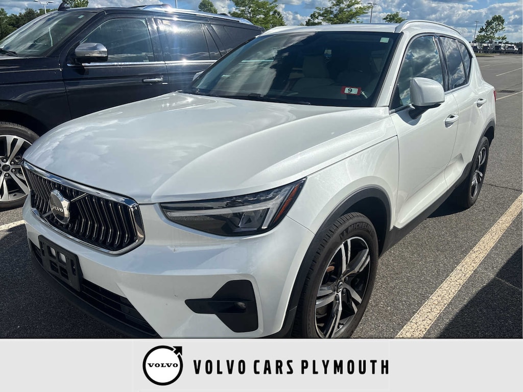 Used 2023 Volvo XC40 B5 AWD Plus Bright SUV