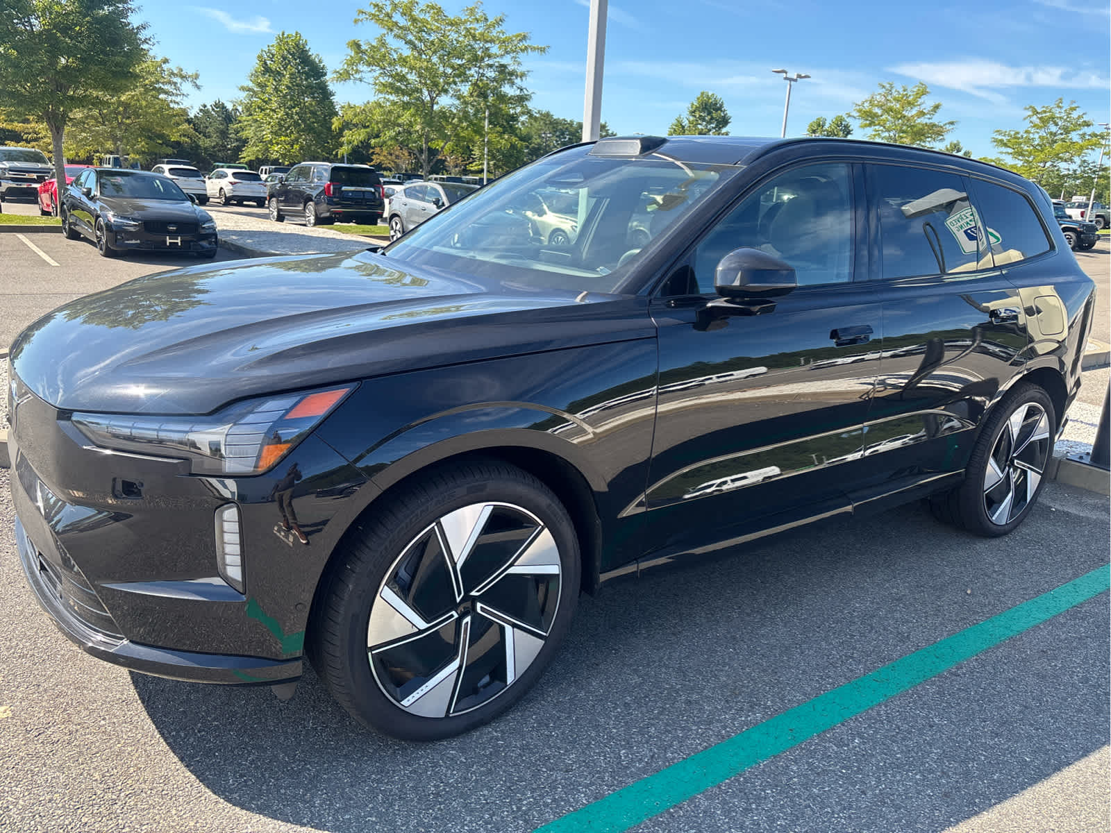 Used 2025 Volvo EX90 Ultra with VIN 7JDE23KL3SG019958 for sale in Plymouth, MA