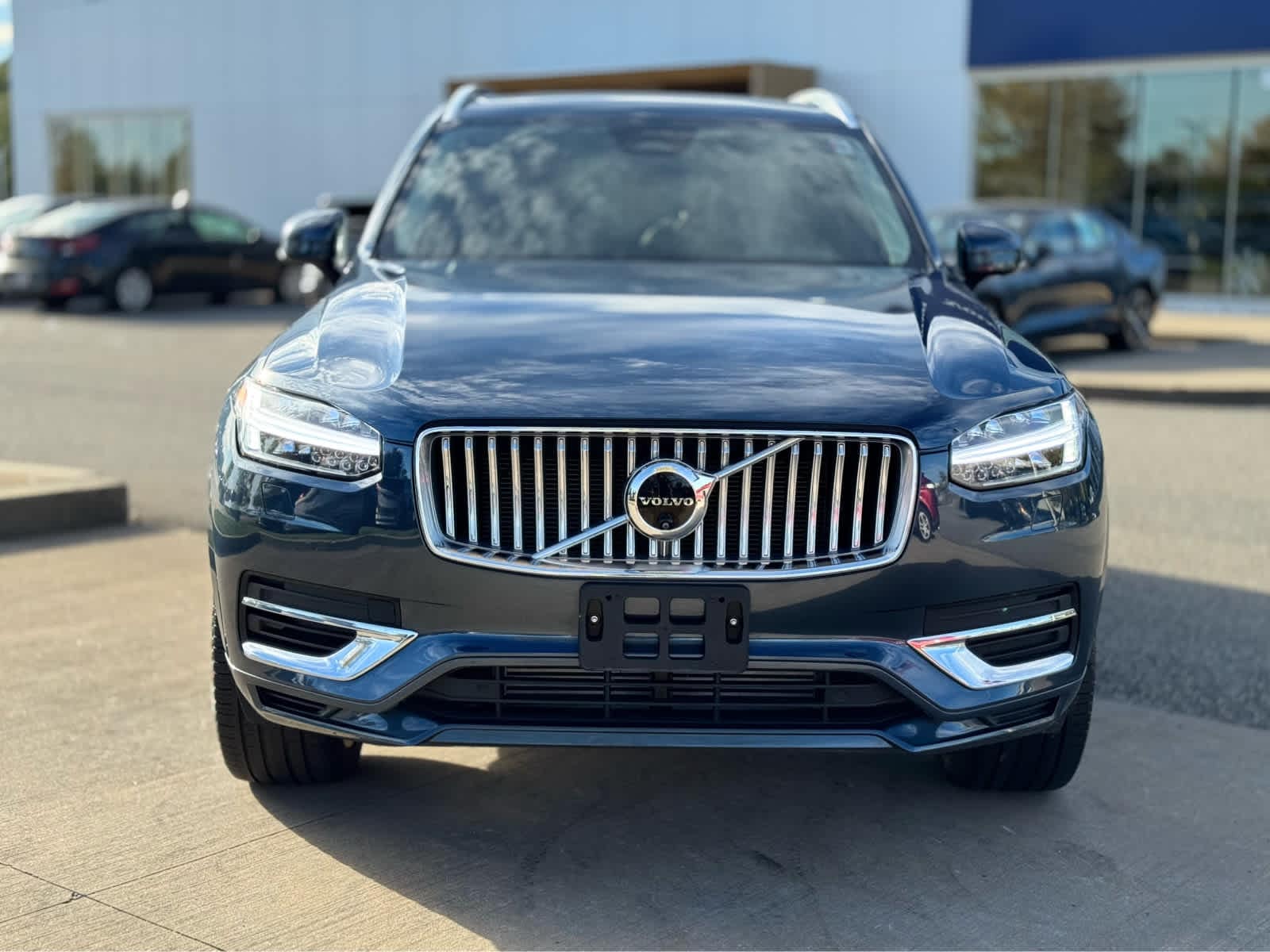 2024 Volvo XC90 T8 Plus photo 2