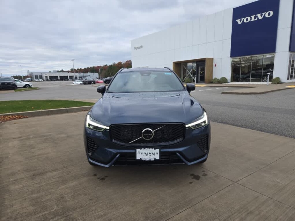 New 2026 Volvo XC60 plug-in hybrid T8 Plus SUV