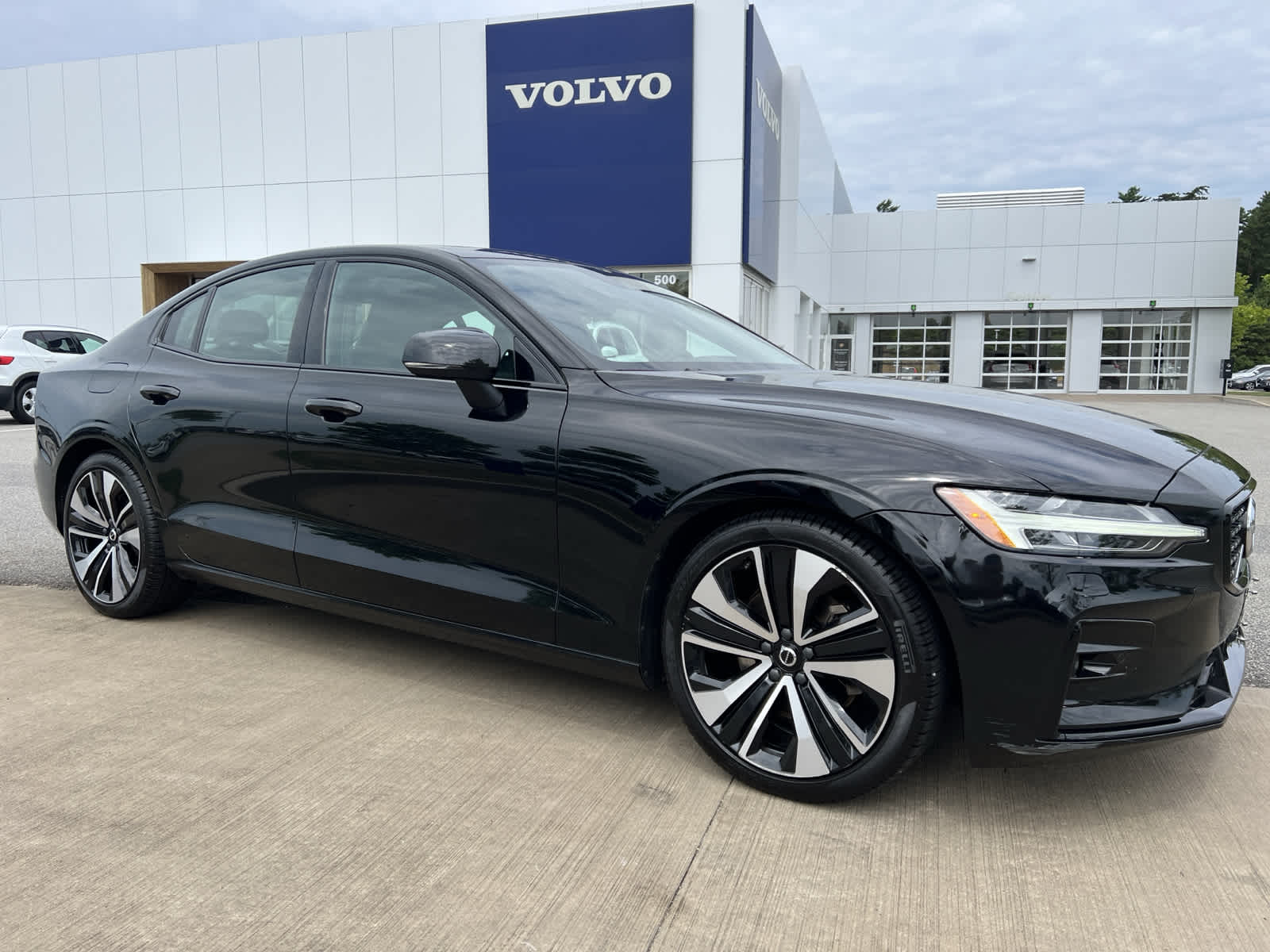 Used 2022 Volvo S60 Momentum with VIN 7JRL12TZ8NG172308 for sale in Plymouth, MA