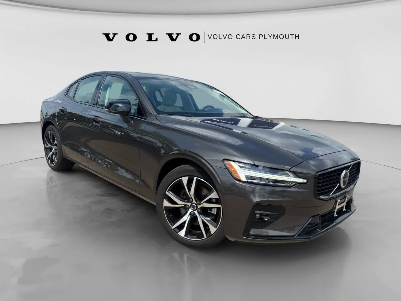2025 Volvo S60 Plus