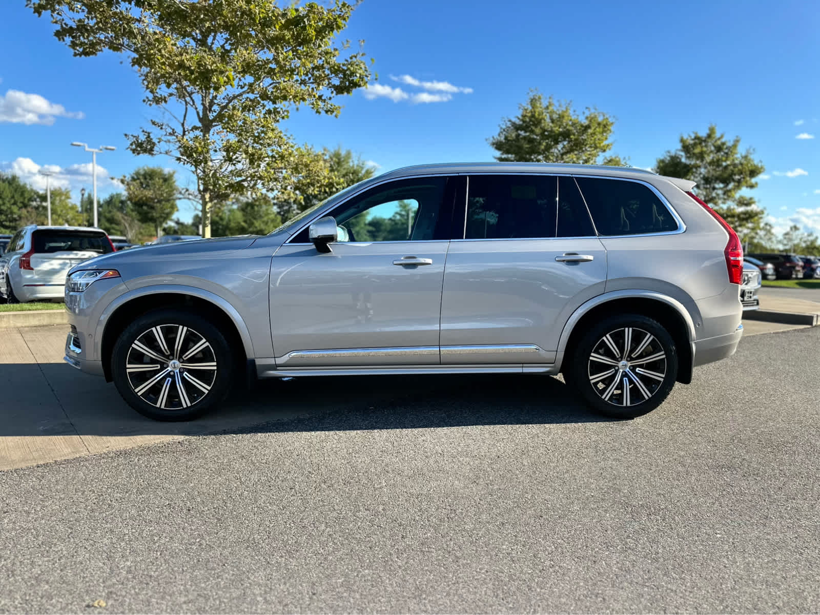 2024 Volvo XC90 B5 Plus photo 3