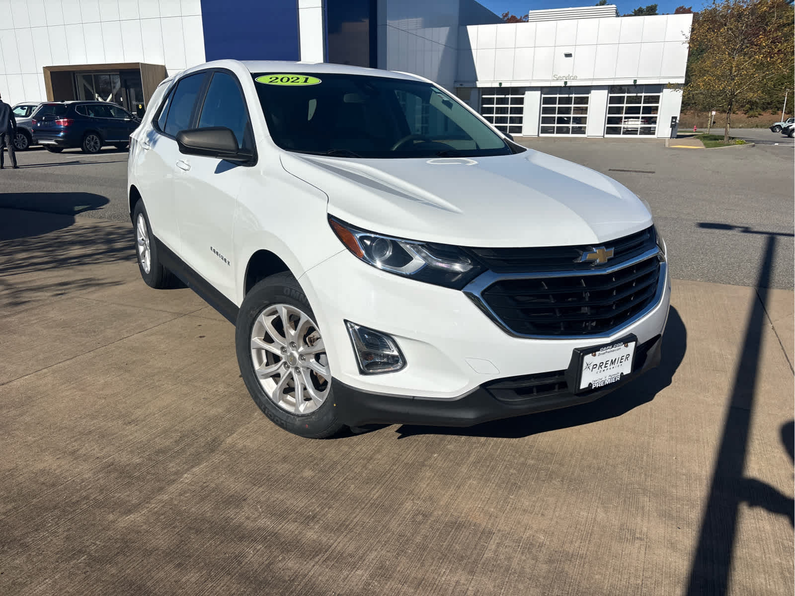 2021 Chevrolet Equinox LS photo 2