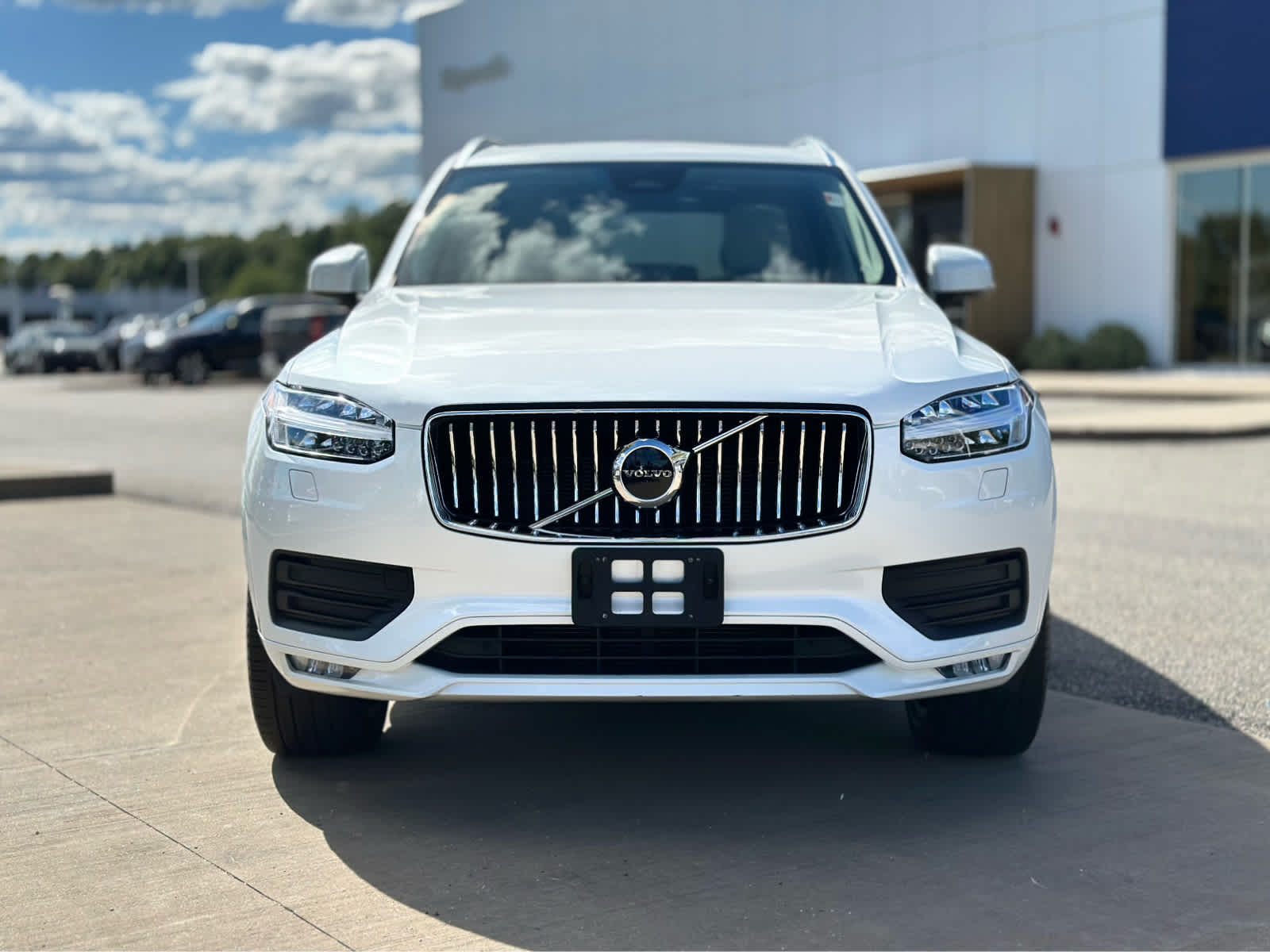 2023 Volvo XC90 AWD Core photo 2