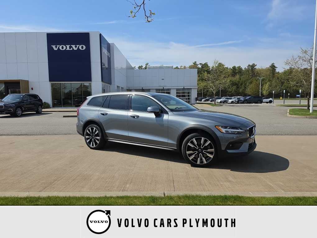 2021 Volvo V60 Cross Country T5 AWD Cross Country's photo