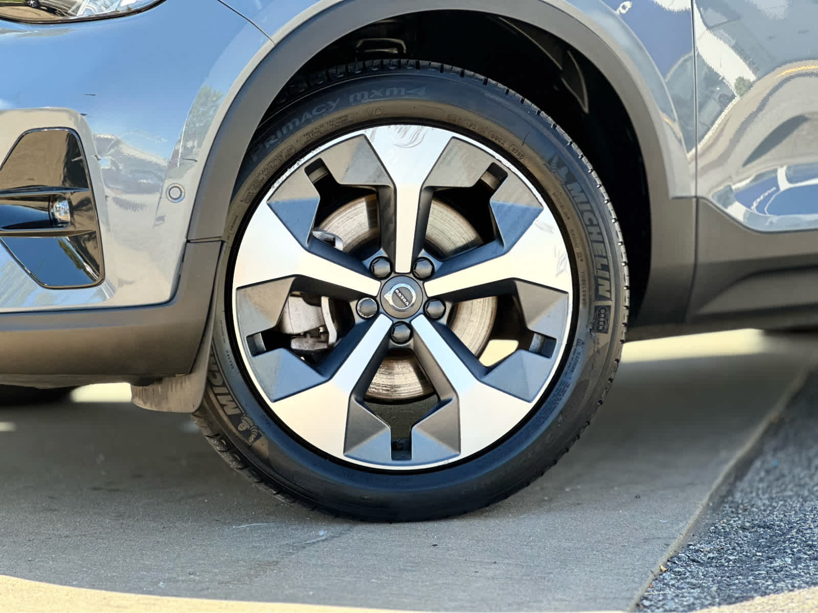 2023 Volvo XC40 AWD Plus photo 4