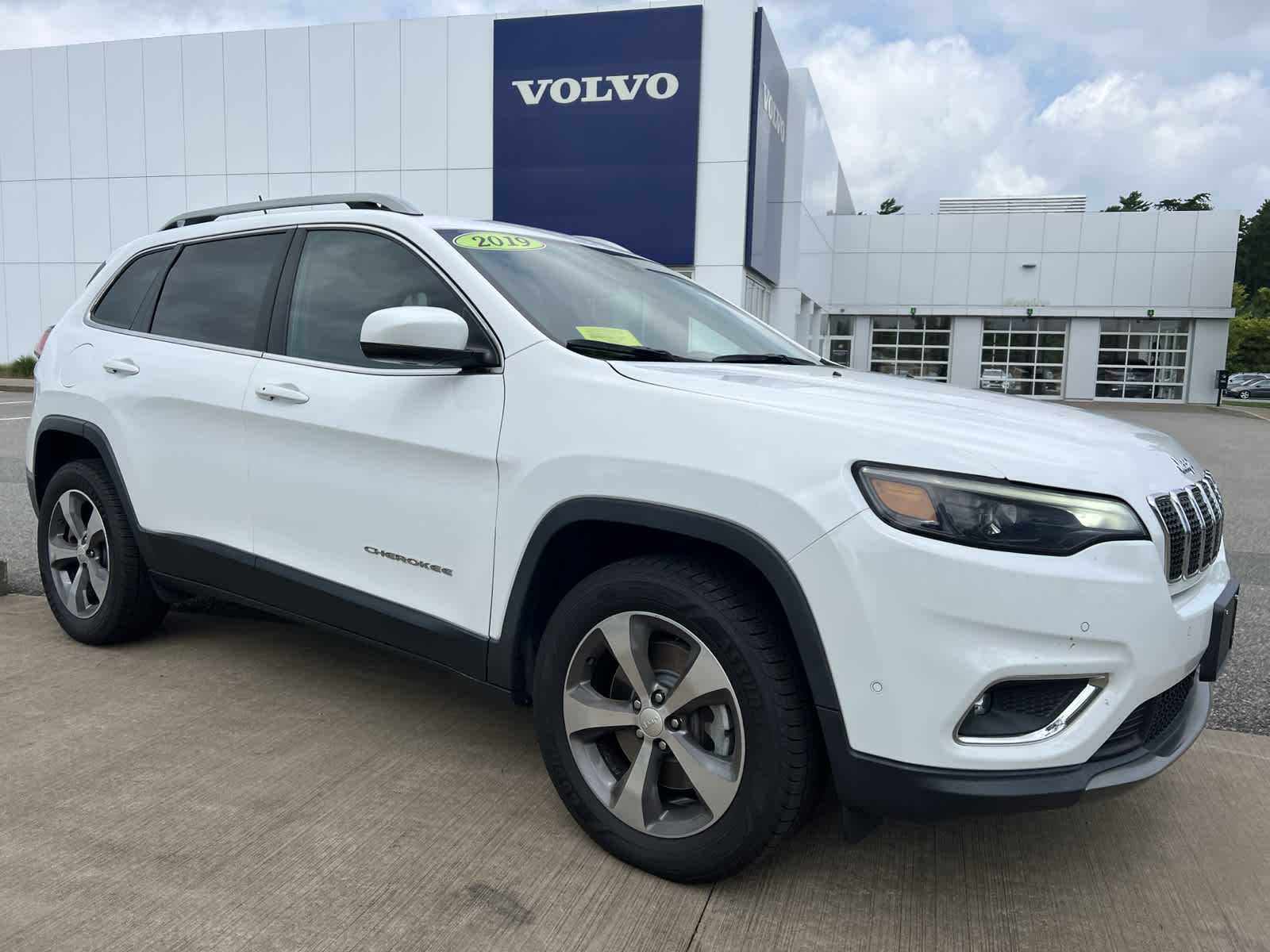 Used 2019 Jeep Cherokee Limited with VIN 1C4PJMDN3KD179560 for sale in Plymouth, MA