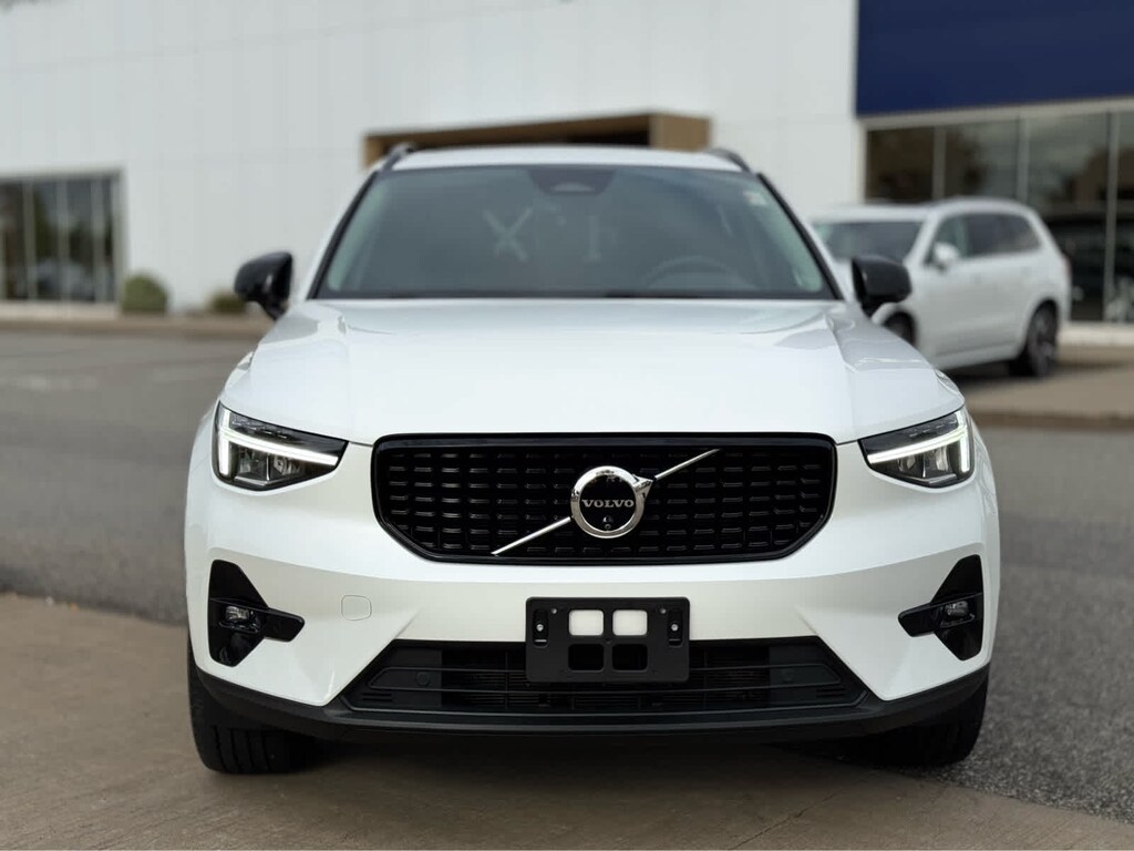 Used 2024 Volvo XC40 B5 Plus Dark SUV