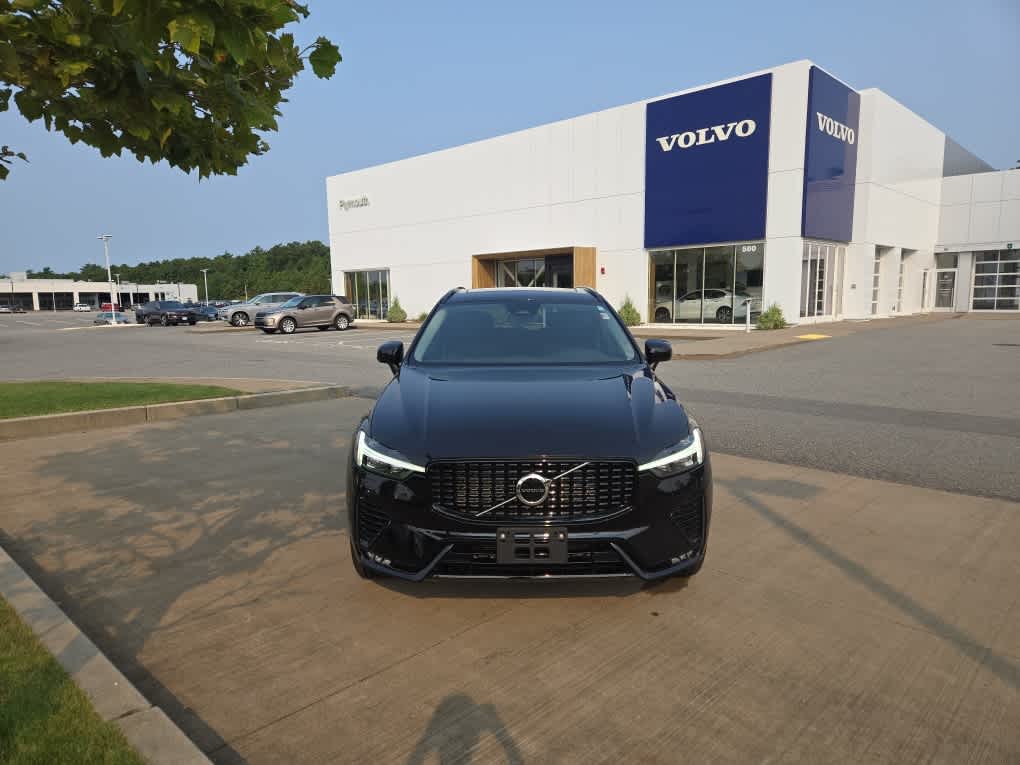 2024 Volvo XC60 B5 Core photo 3