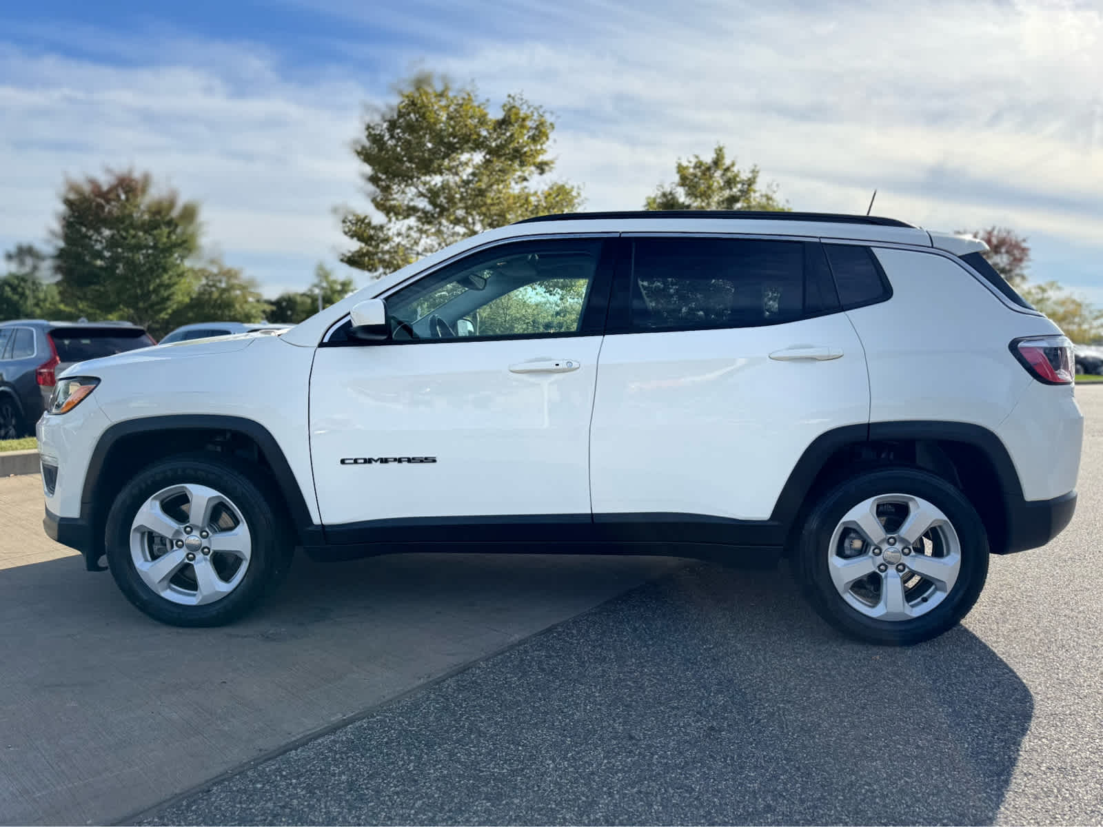 2021 Jeep Compass Latitude photo 2
