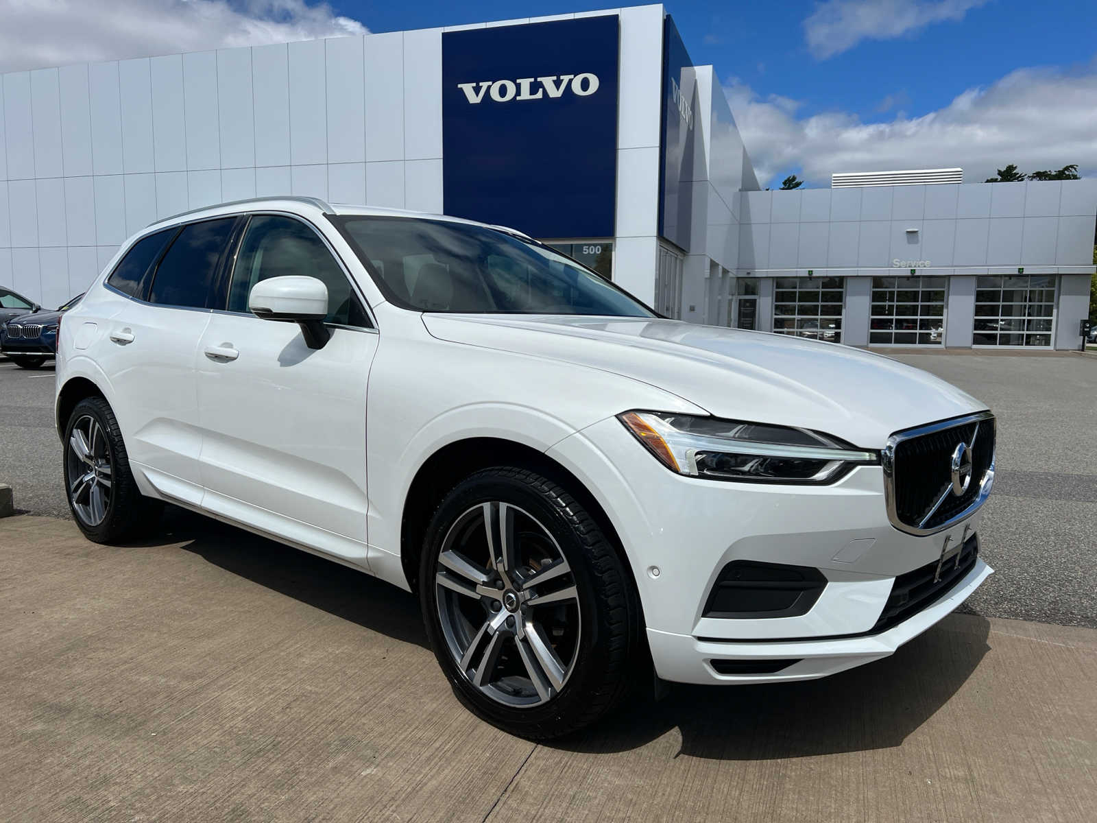 Used 2019 Volvo XC60 Momentum with VIN LYV102RK1KB219656 for sale in Plymouth, MA