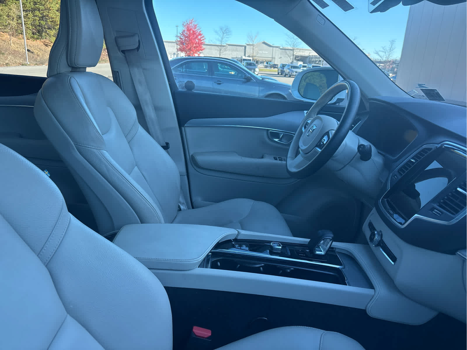 2023 Volvo XC90 B5 AWD Core photo 3
