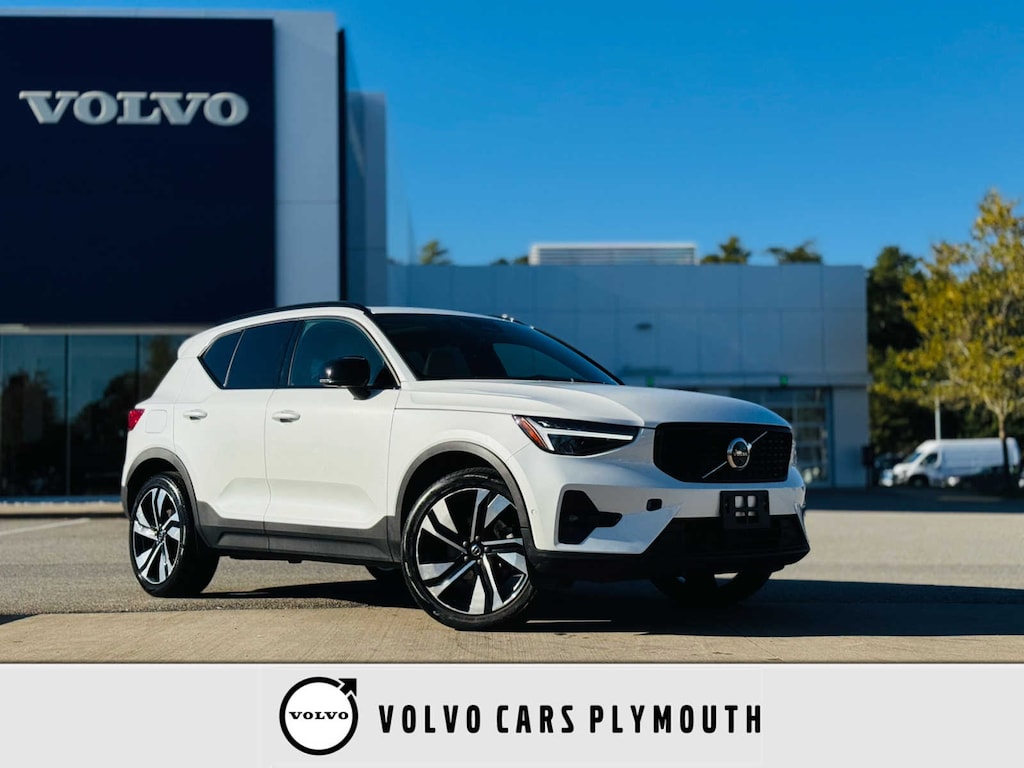 Used 2024 Volvo XC40 B5 Plus Dark SUV