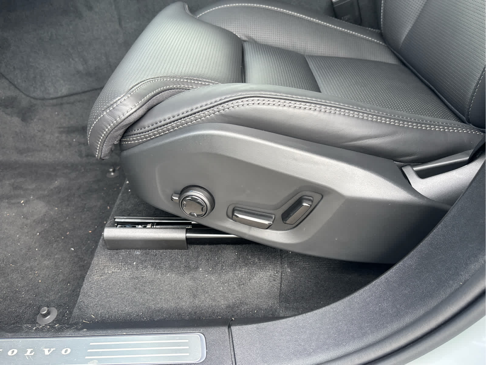 2026 Volvo XC90 Ultra - Photo 8