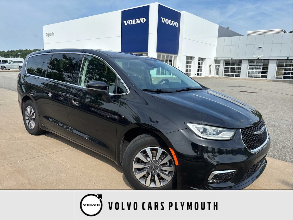 Used 2023 Chrysler Pacifica Plug-In Hybrid Touring L Van Passenger Van