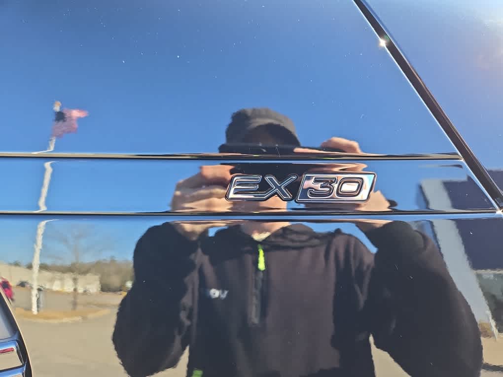 2025 Volvo EX30 Plus - Photo 11