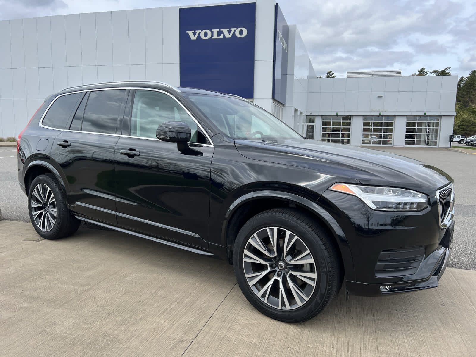 Used 2022 Volvo XC90 Momentum with VIN YV4102PK0N1788042 for sale in Plymouth, MA