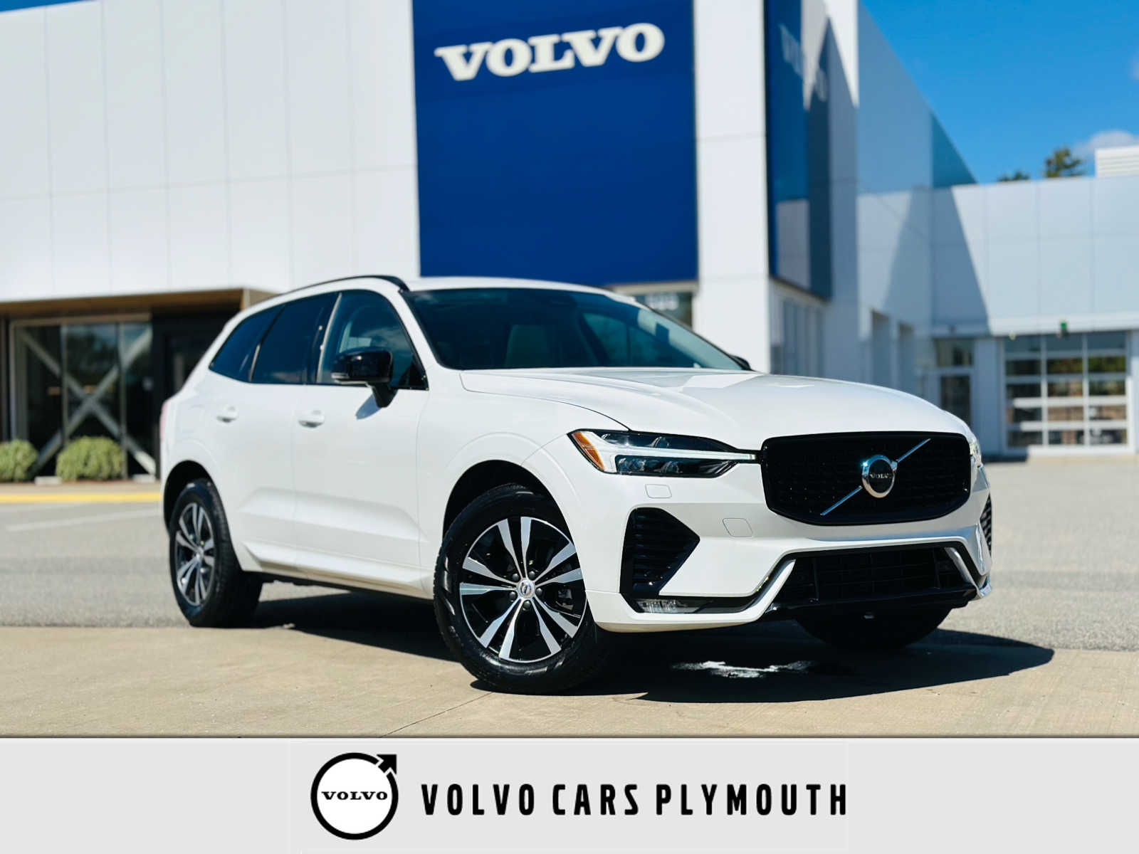 2024 Volvo XC60 Core's photo