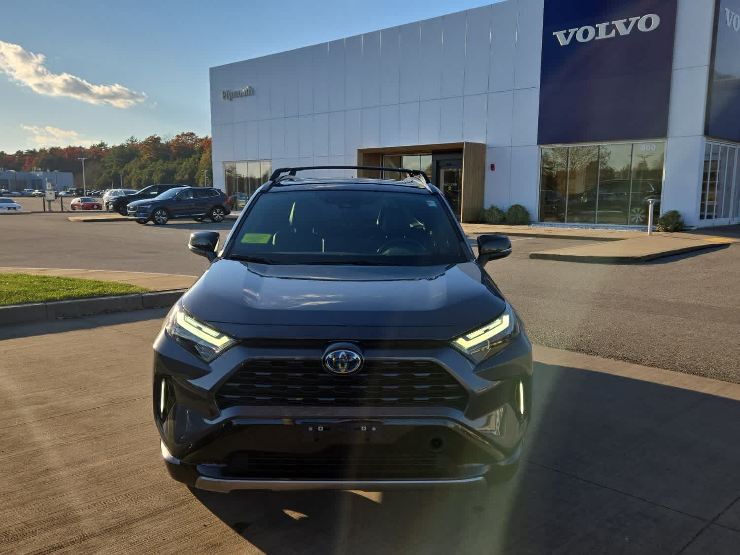 2023 Toyota RAV4 Hybrid XSE photo 2