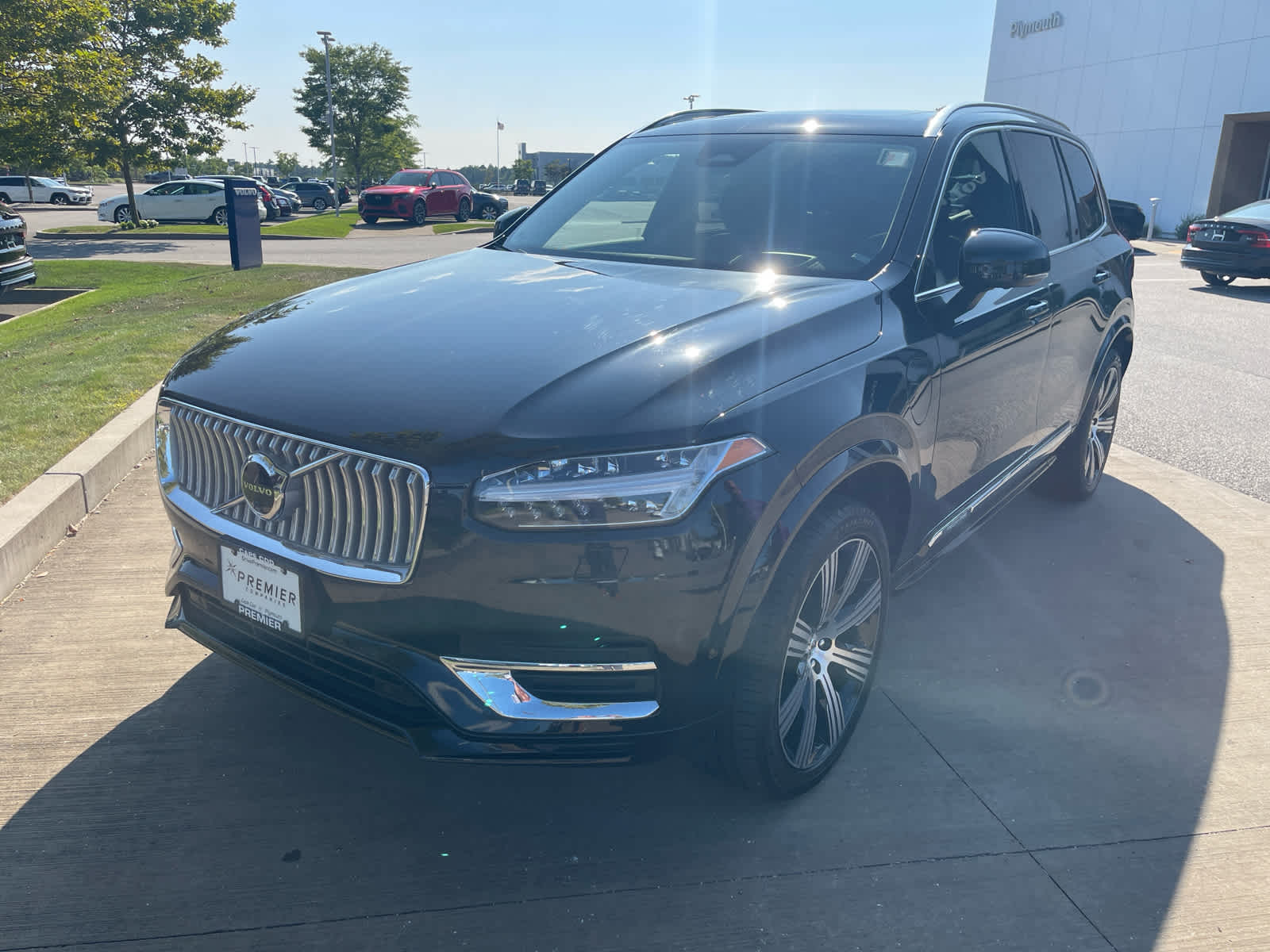2024 Volvo XC90 T8 Ultimate photo 3