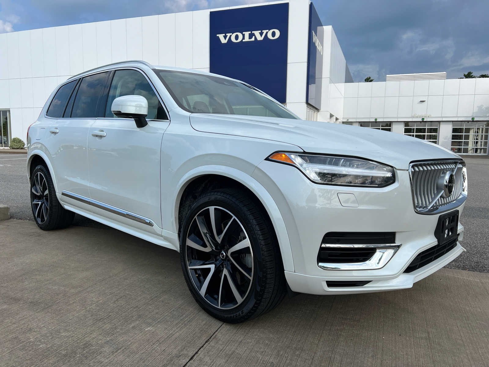 Used 2022 Volvo XC90 Inscription with VIN YV4BR00K5N1785257 for sale in Plymouth, MA