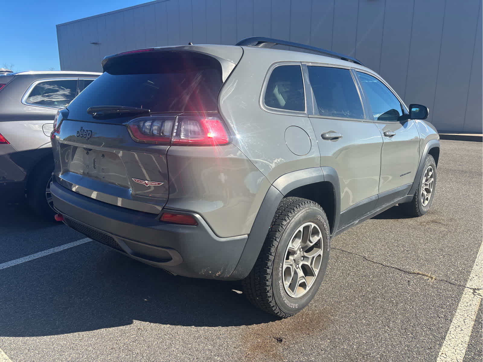 2022 Jeep Cherokee Trailhawk photo 2