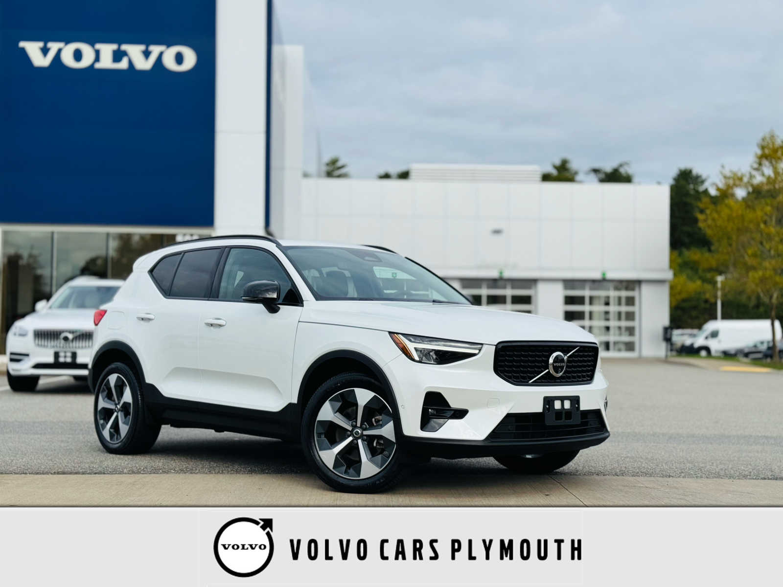 2024 Volvo XC40 Plus