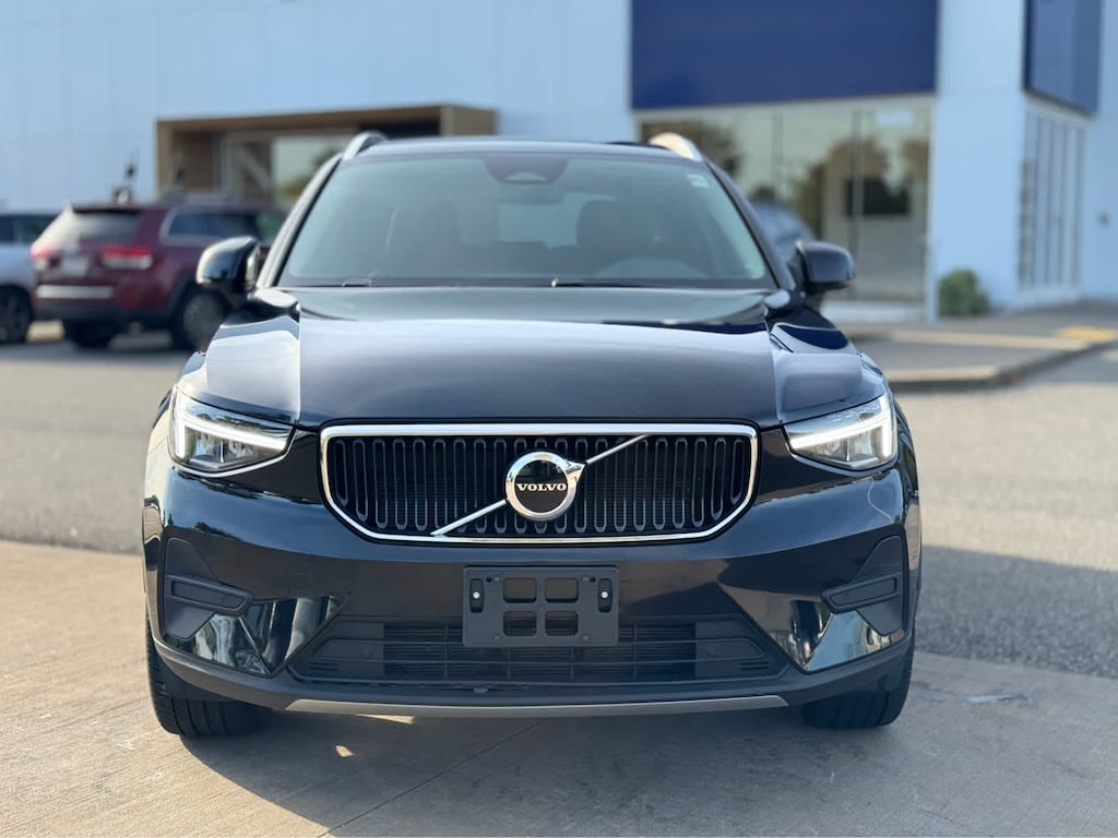Used 2023 Volvo XC40 B5 AWD Core SUV
