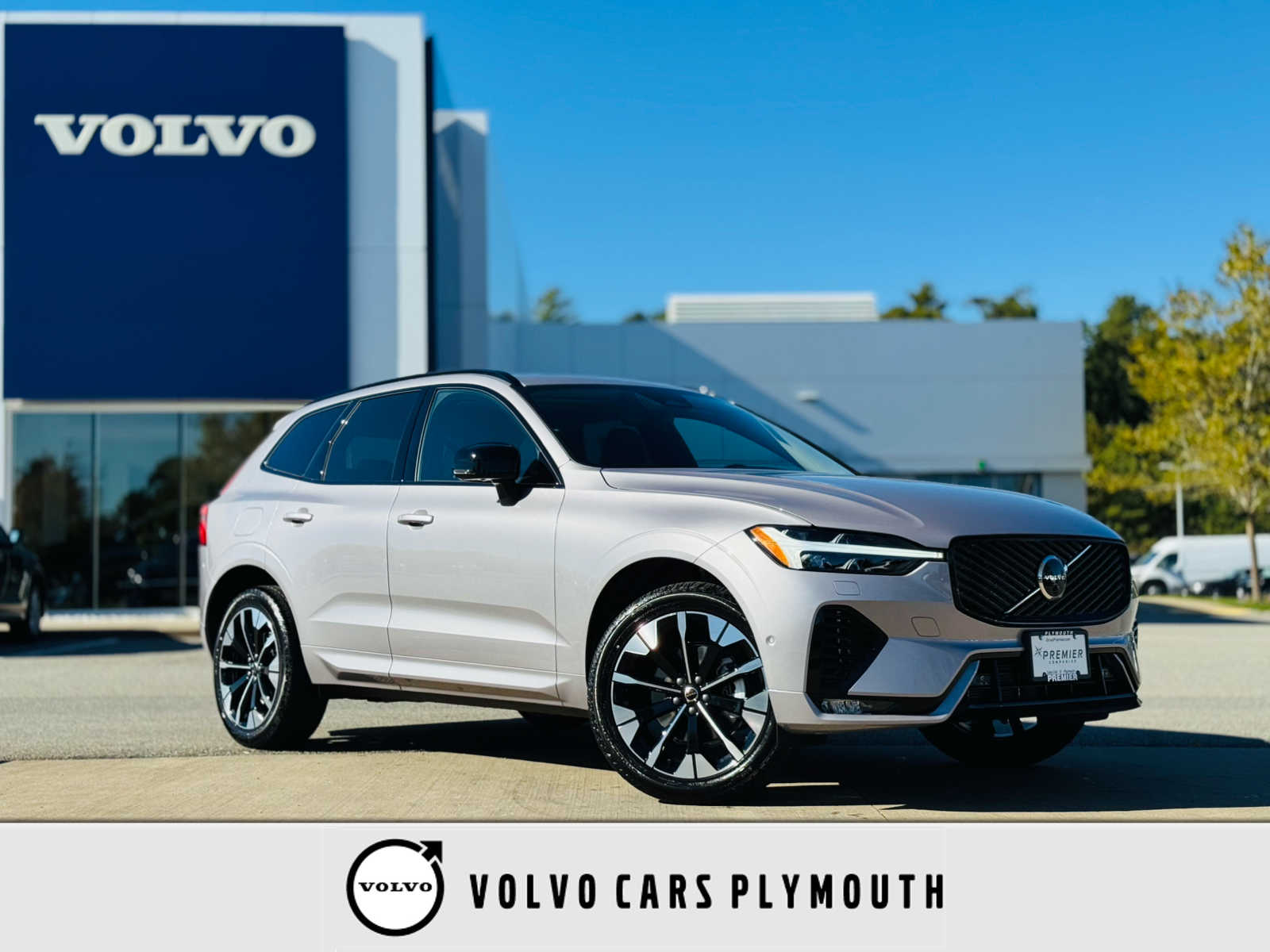 2026 Volvo XC60 Plus's photo