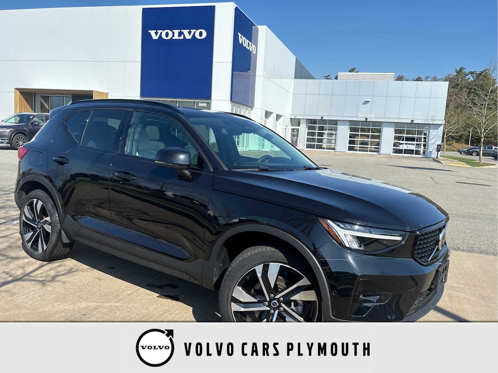 Used 2023 Volvo XC40 B5 AWD Plus Dark SUV