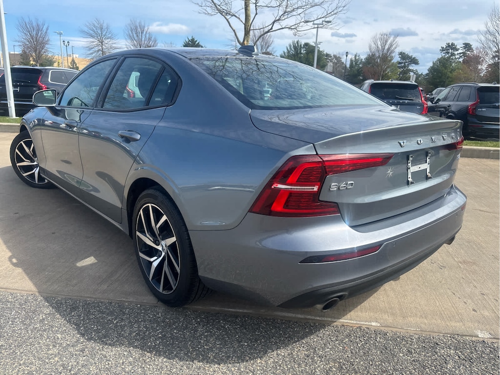Used 2020 Volvo S60 T5 Momentum Sedan