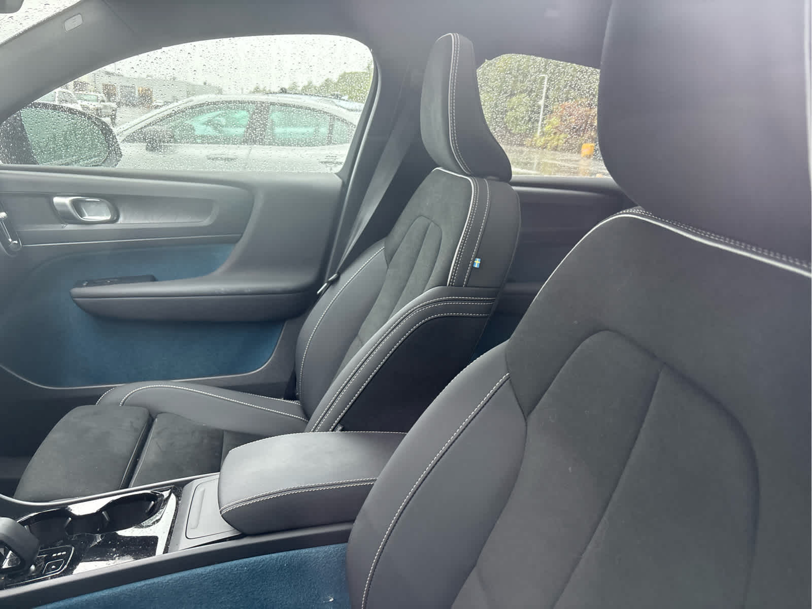 2023 Volvo C40 Recharge Plus photo 3